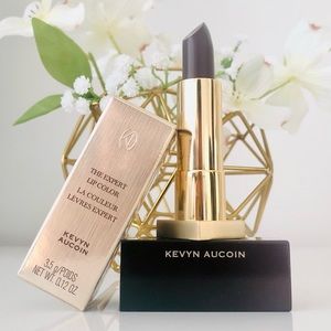 Kevyn Aucoin - Black Dahlia lipstick